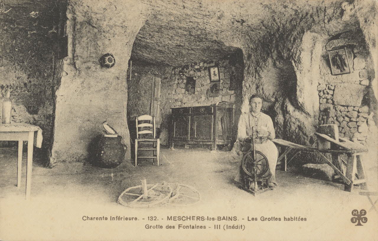 carte postale MESCHERS-GROTTE DES FONTAINES Charente-Maritime 1903-1950 010187 Photo