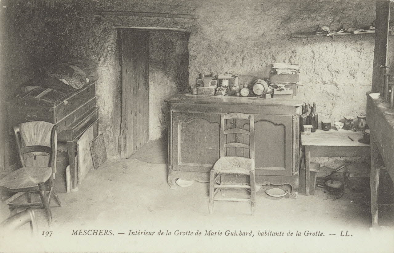 carte postale MESCHERS-GROTTE DE MARIE GUICHARD Charente-Maritime 1903-1950 010193 Photo