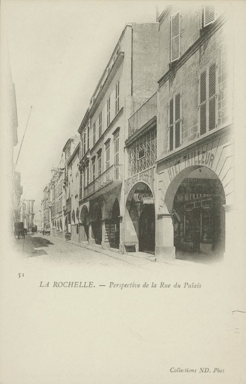 carte postale PERSPECTIVE DE LA RUE DU PALAIS Charente-Maritime 1903 010222 Photo