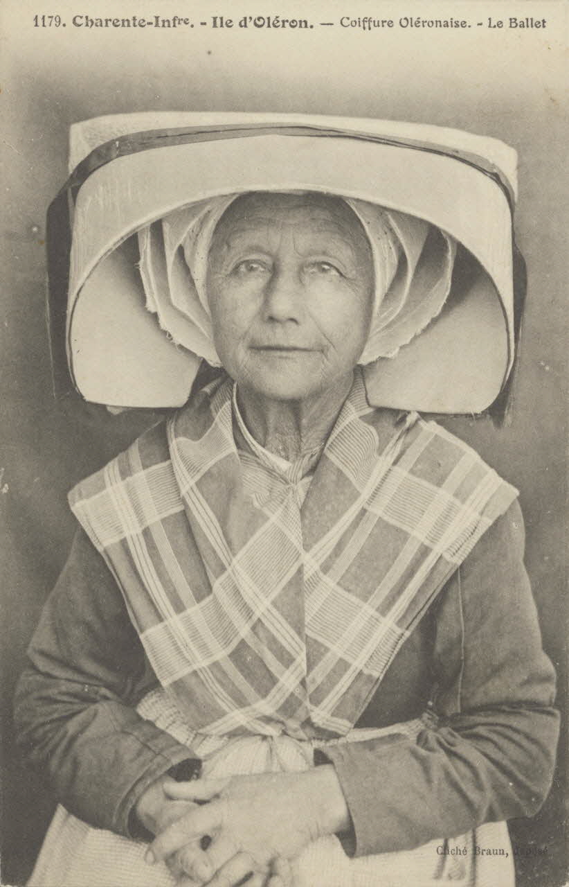 carte postale COIFFURE OLERONAISE-LE BALLET 1903-1950 010255 Photo