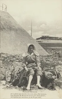 carte postale PECHEUSE OLERONAISE 1903-1950 010277  Photo