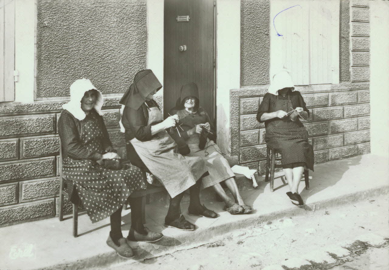carte postale VIEILLES A KISSNOT 1950 010282 Photo