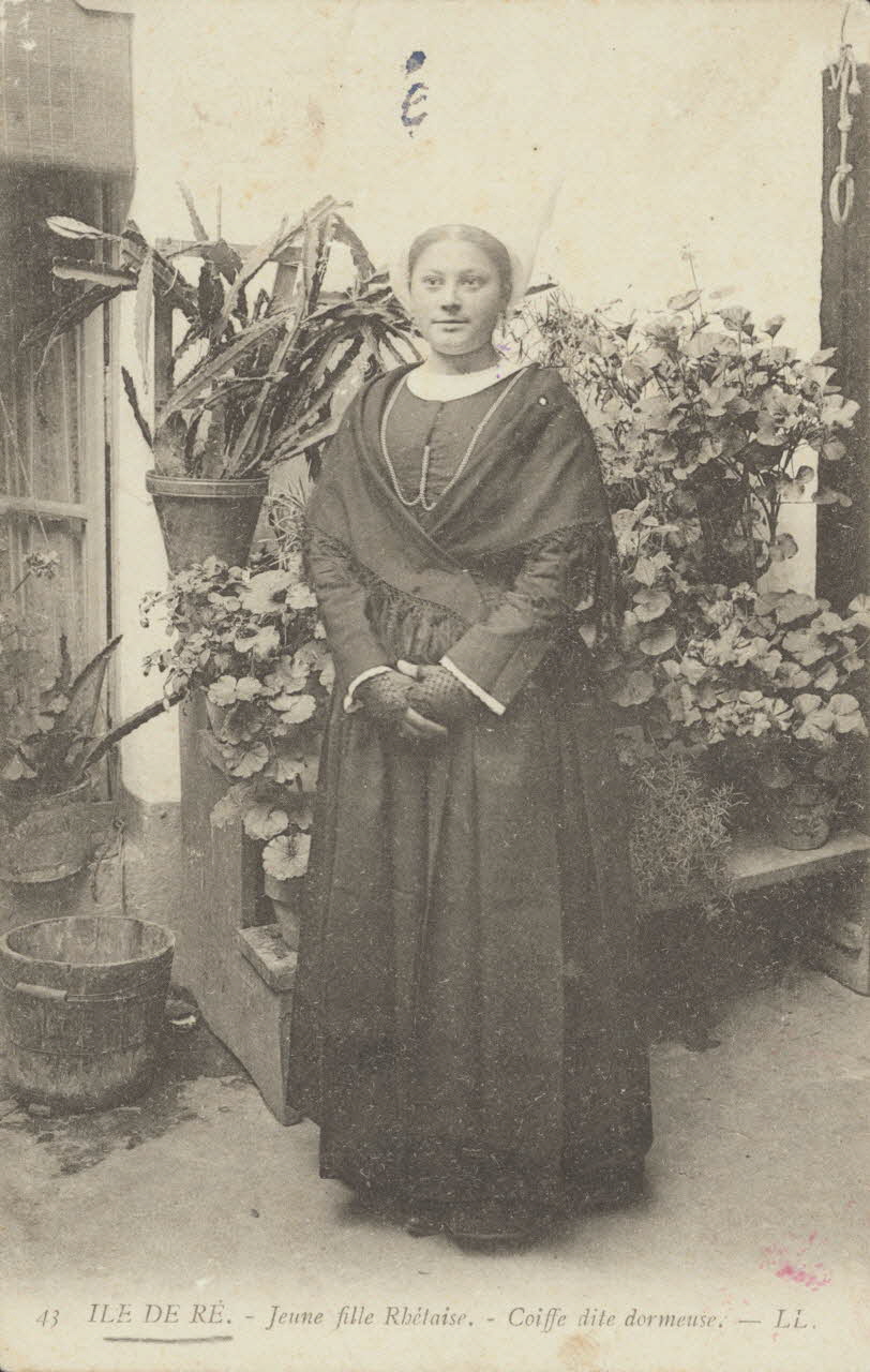 carte postale JEUNE FILLE RHETAISE 1903 010304 Photo