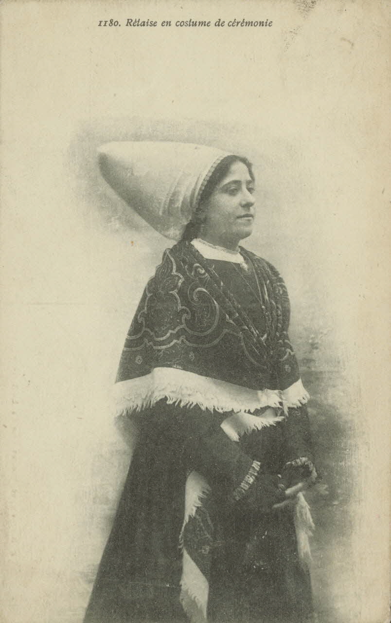 carte postale RETAISE EN COSTUME DE CEREMONIE 1923 010312 Photo