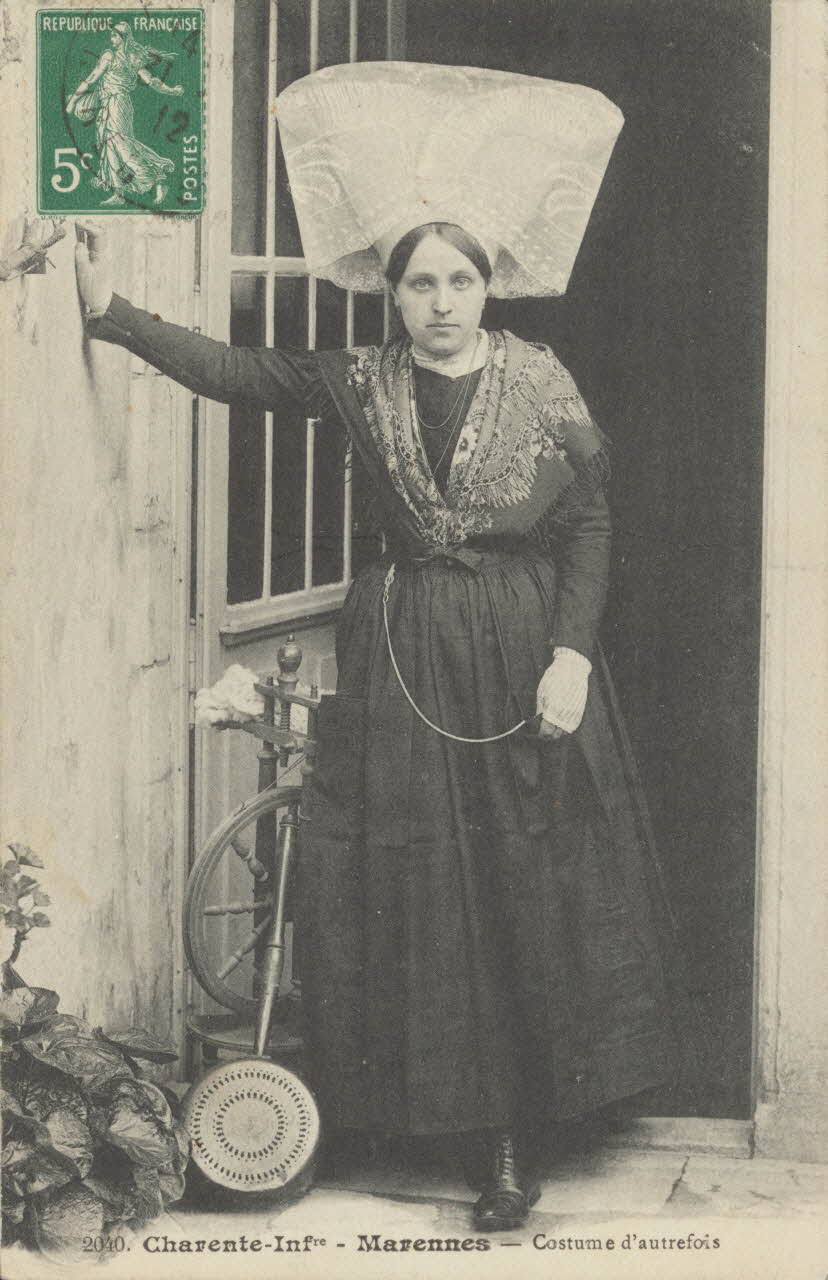 carte postale COSTUME D'AUTREFOIS Charente-Maritime 1912 010343 Photo