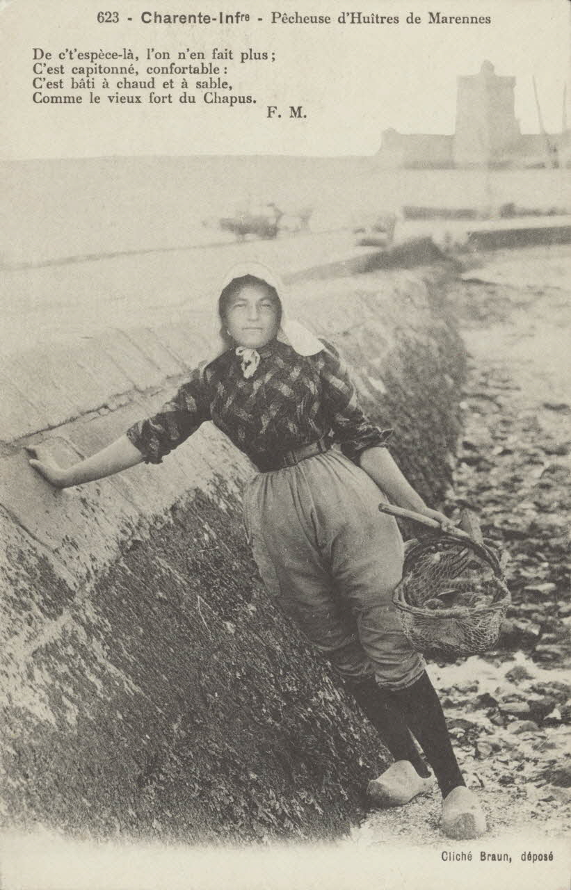 carte postale PECHEUSE D'HUITRES DE MARENNES Charente-Maritime 1903-1950 010349 Photo