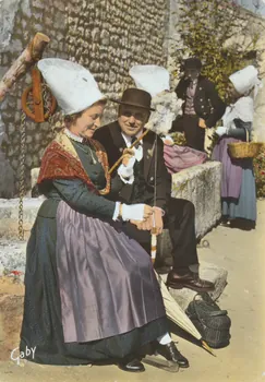 carte postale GROUPE FOLKLORIQUE DE SAINTES Charente-Maritime 1950 010379 Photo