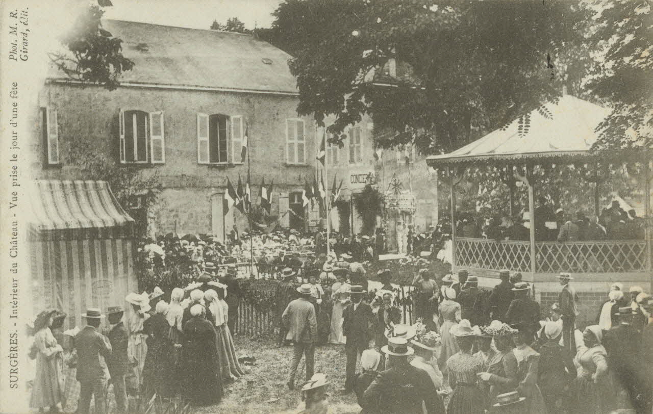 carte postale INTERIEUR DU CHATEAU Charente-Maritime 1903-1920 010404 Photo