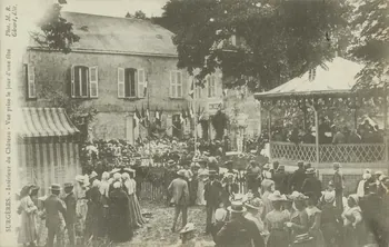 carte postale INTERIEUR DU CHATEAU Charente-Maritime 1903-1920 010404  Photo