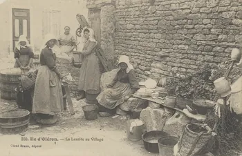 carte postale LA LESSIVE AU VILLAGE 1903-1920 010410  Photo