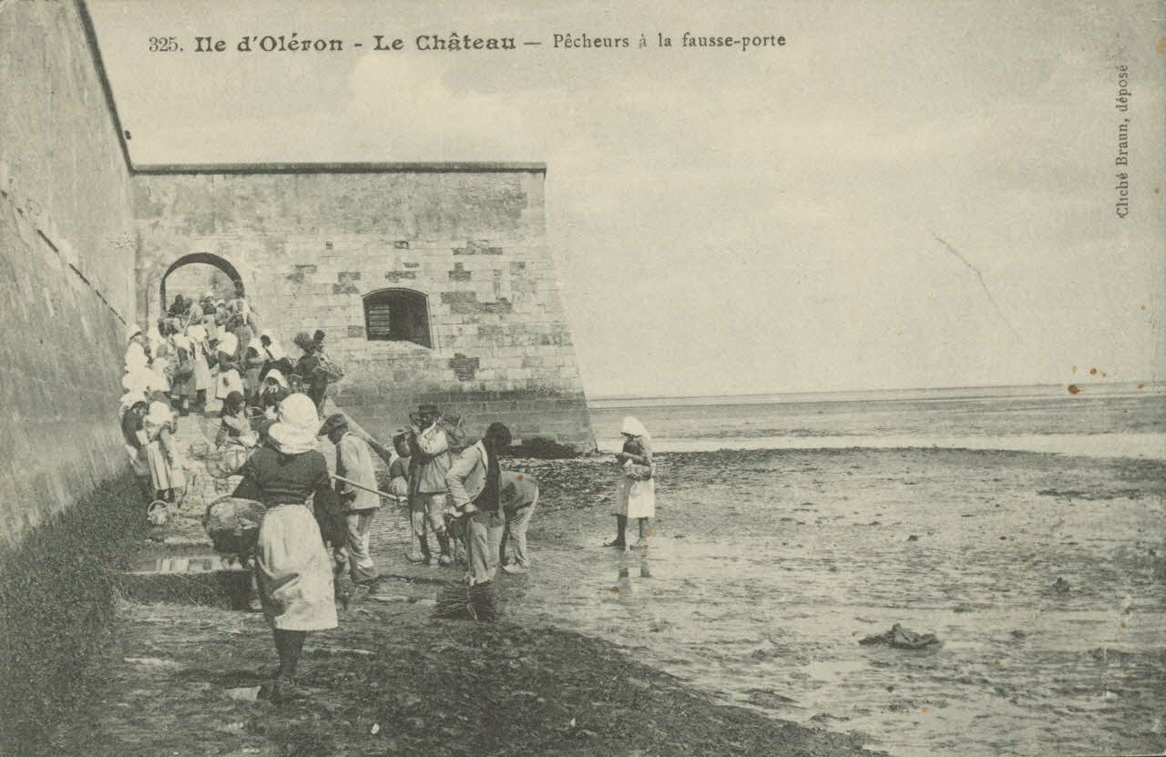 carte postale PECHEURS A LA FAUSSE PORTE 1903-1920 010469 Photo