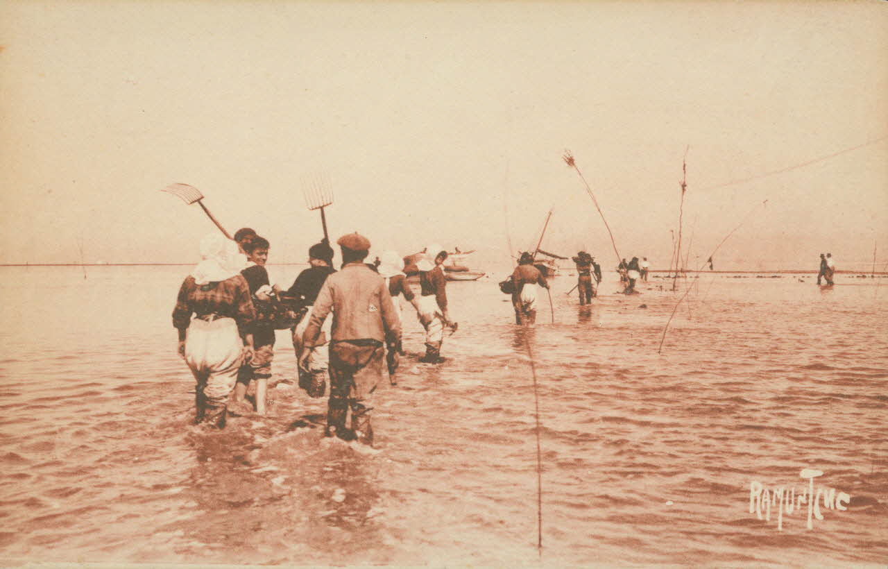 carte postale PECHEURS D'HUITRES Charente-Maritime 1903 010505 Photo