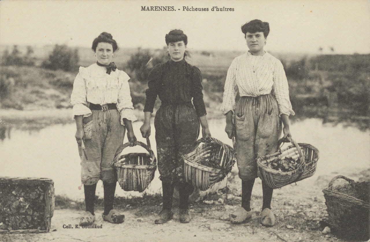 carte postale PECHEUSES D'HUITRES Charente-Maritime 1903-1920 010508 Photo