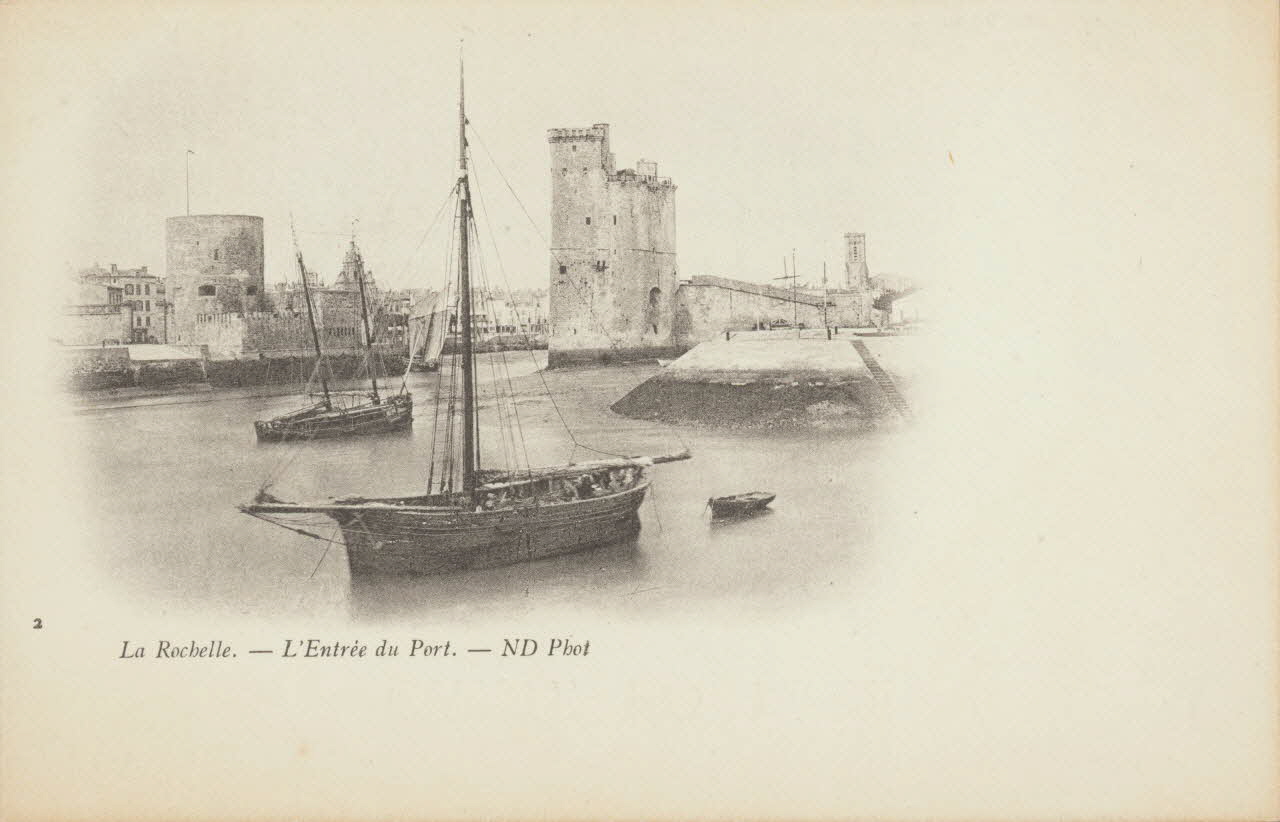 carte postale LA ROCHELLE. L'ENTREE DU PORT Charente-Maritime 1903 010593 Photo