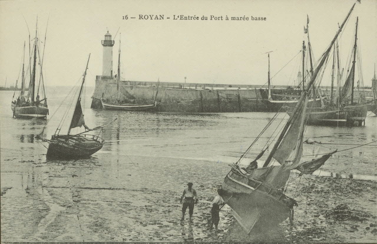 carte postale ROYAN. ENTREE DU PORT A MAREE BASSE Charente-Maritime 1903-1920 010605 Photo