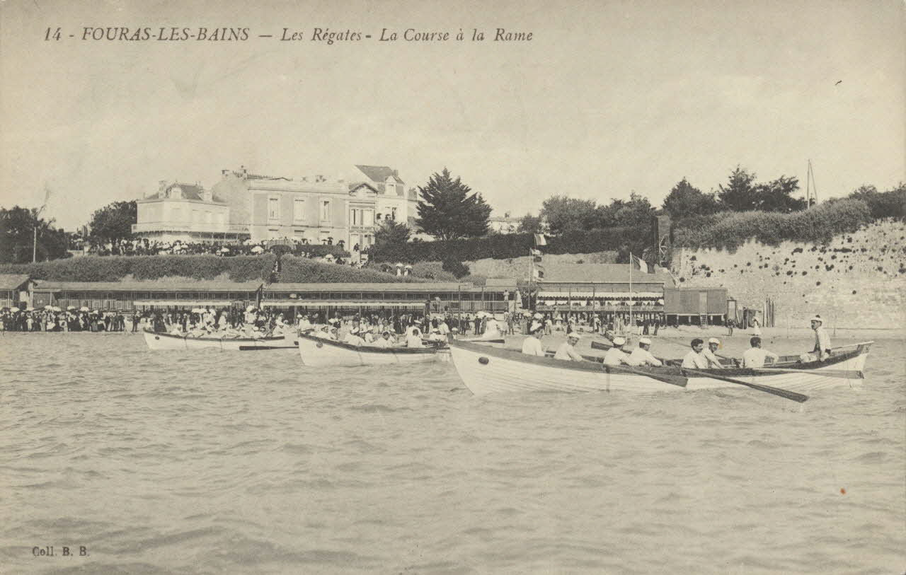 carte postale LES REGATES, LA COURSE A LA RAME Charente-Maritime 1903-1920 010631 Photo
