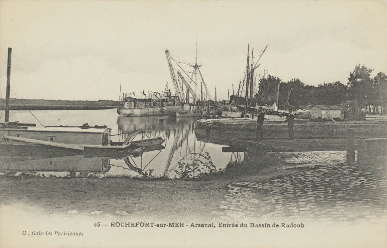 carte postale ENTREE DU BASSIN DE RADOUB Charente-Maritime 1903-1920 011022 Photo