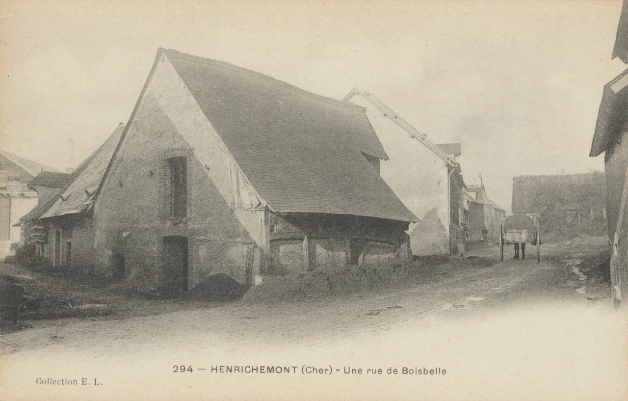 carte postale HENRICHEMONT-UNE RUE DE BOISBELLE Cher 1903-1950 011297 Photo