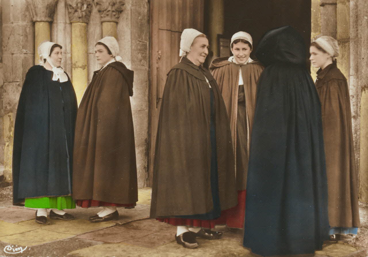 carte postale SORTIE DE MESSE Cher 1959 011376 Photo