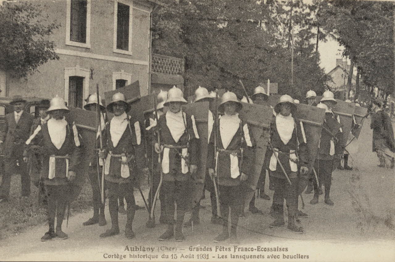 carte postale FETES FRANCO-ECOSSAISES Cher 1931 011400 Photo
