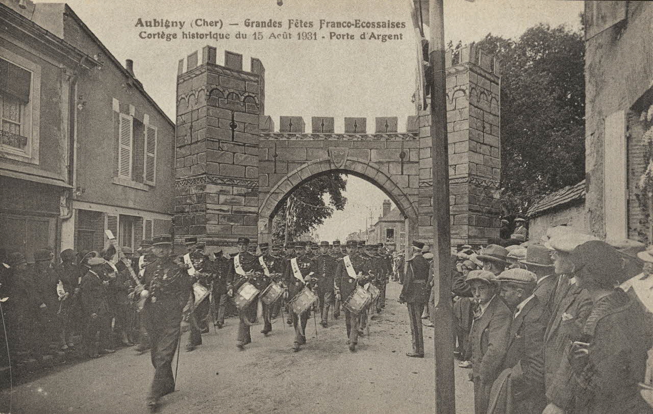 carte postale FETES FRANCO-ECOSSAISES Cher 1931 011410 Photo