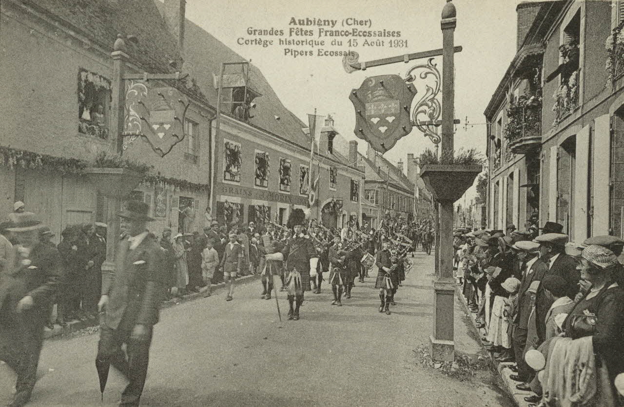 carte postale FETES FRANCO-ECOSSAISES Cher 1931 011412 Photo