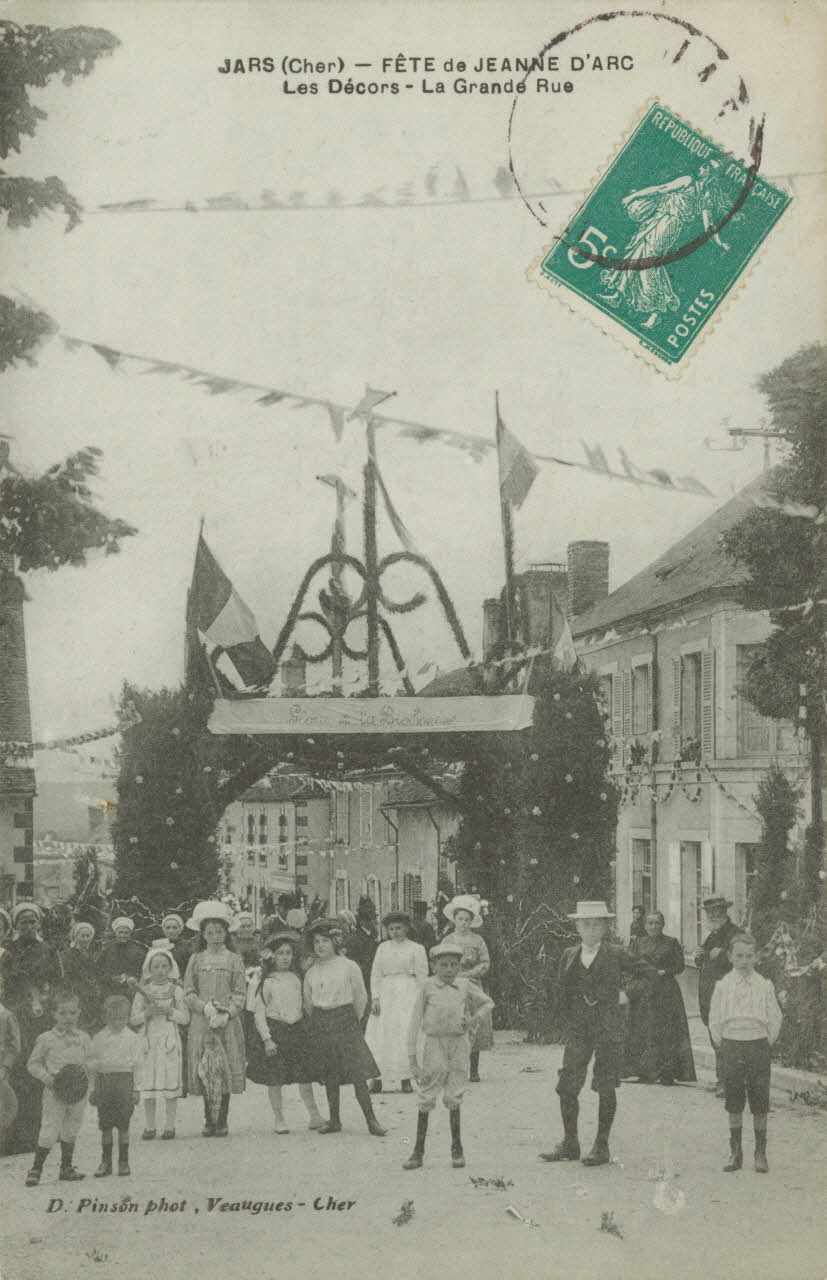 carte postale FETE DE JEANNE D'ARC, DECORS, RUE Cher 1911 011418 Photo