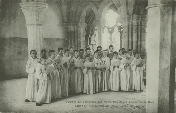carte postale PETITS CHANTEURS CROIX DE BOIS Cher 1903-1920 011460 Photo