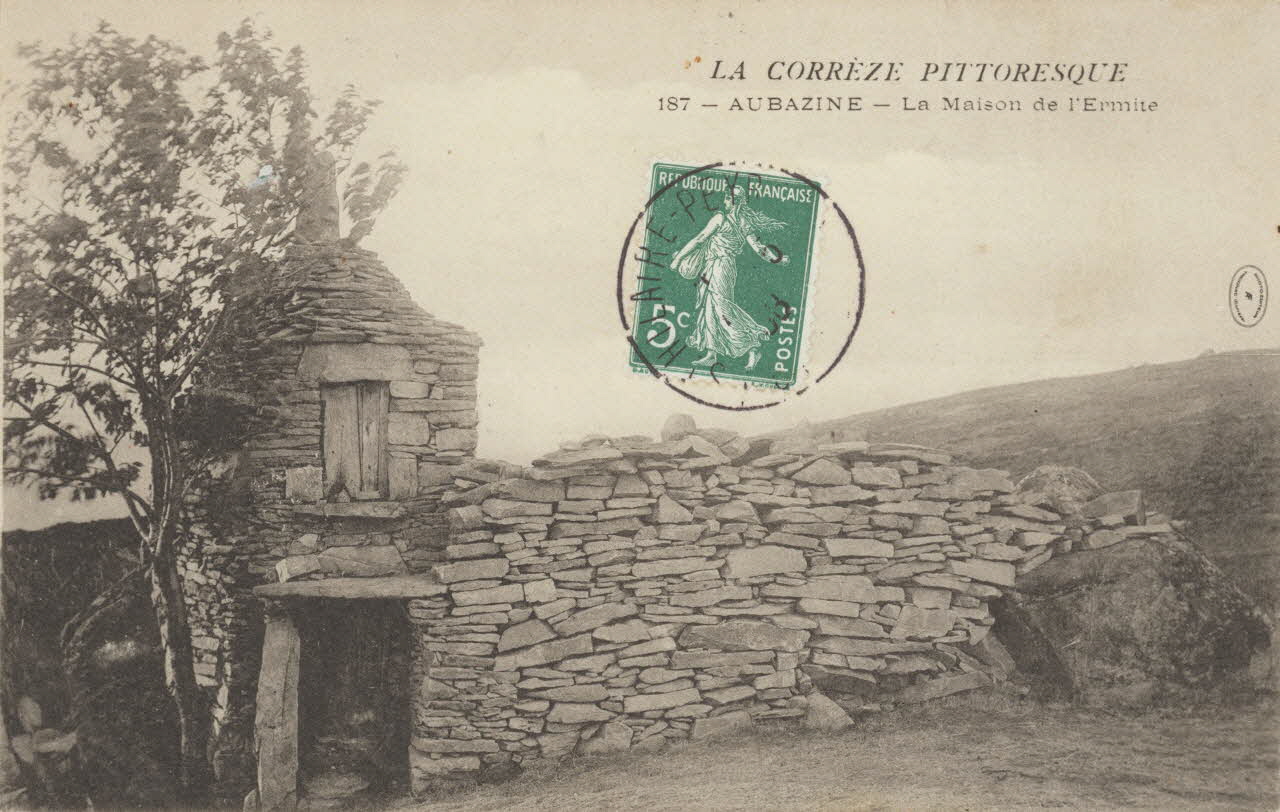carte postale AUBAZINE-MAISON DE L'ERMITE 1903-1920 011847 Photo