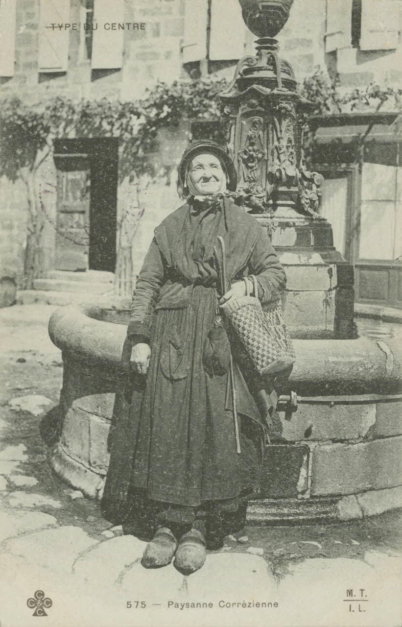 carte postale PAYSANNE CORREZIENNE 1903-1920 011918 Photo