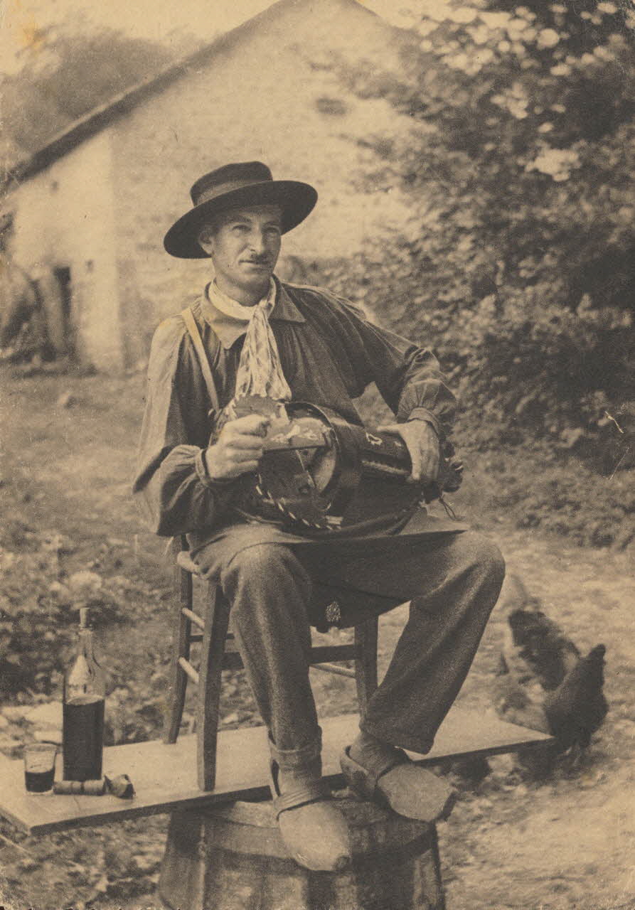 carte postale SONNEUR DE VIELE 1903-1920 011950 Photo