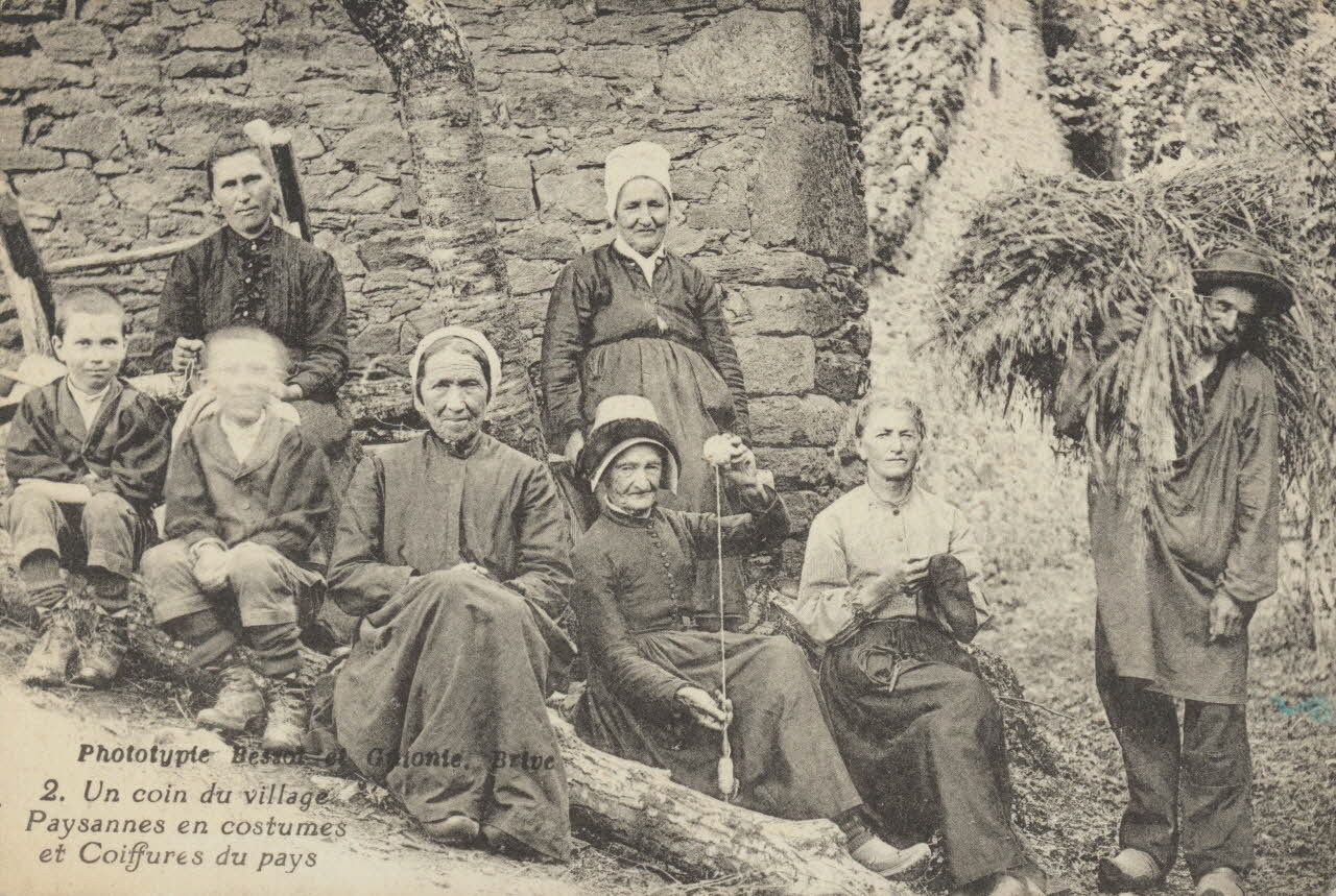 carte postale UN COIN DU VILLAGE 1903-1950 011954 Photo