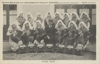 carte postale SOCIETE MIXTE DES ACCORDEONISTES 1921-1950 011955  Photo