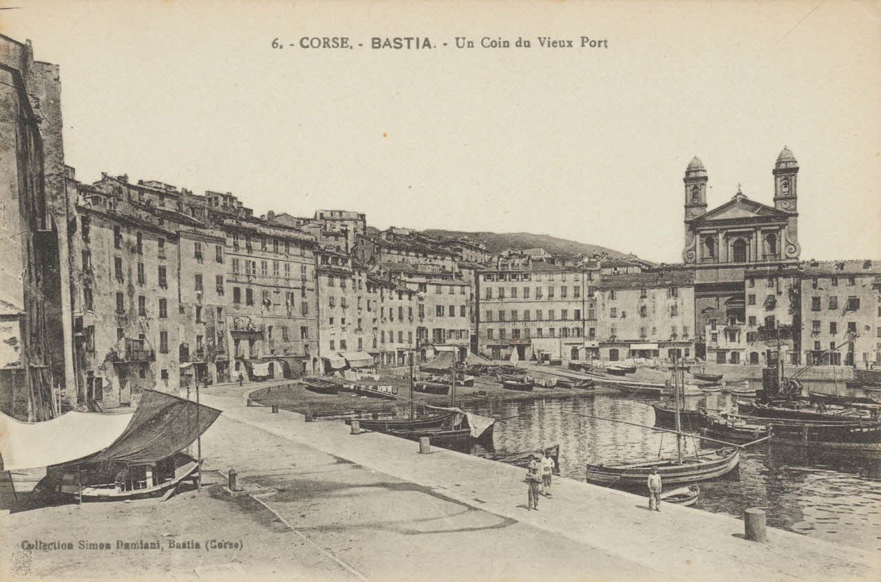 carte postale UN COIN DU VIEUX PORT 1903-1920 012216 Photo