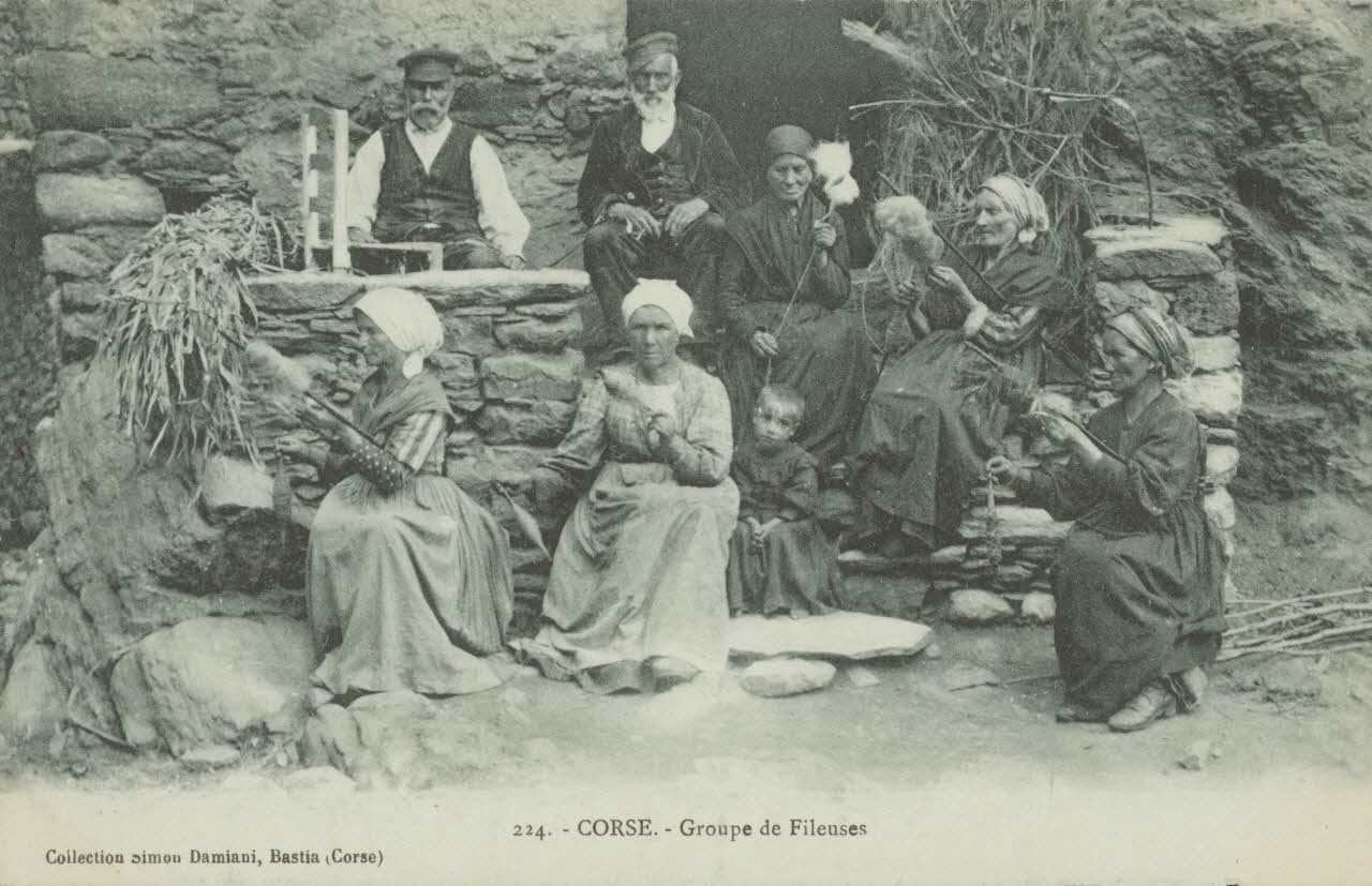 carte postale CORSE-GROUPE DE FILEUSES 1903-1950 012330 Photo