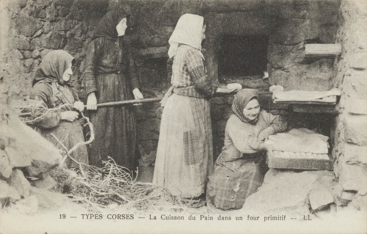 carte postale CUISSON DU PAIN DANS UN FOUR 1903-1920 012421 Photo