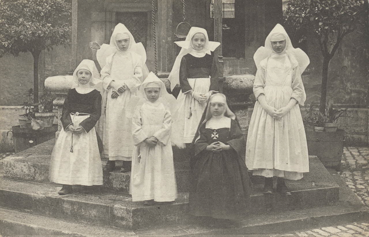 carte postale PETITES RELIGIEUSES HOSPITALIERES Côte-d'Or 1903-1920 013085 Photo