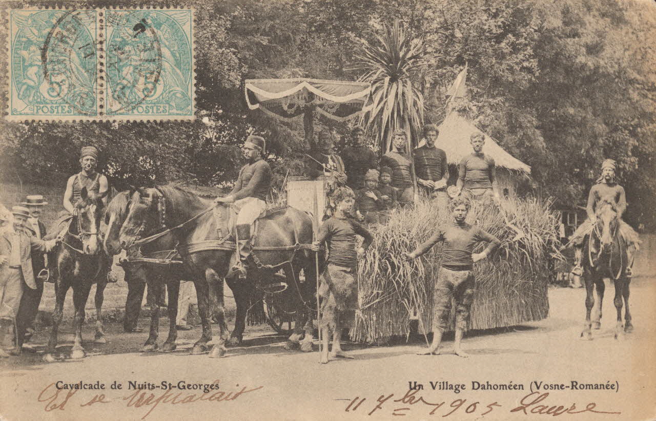 carte postale CAVALCADE, UN VILLAGE DAHOMEEN Côte-d'Or 1905 013110 Photo