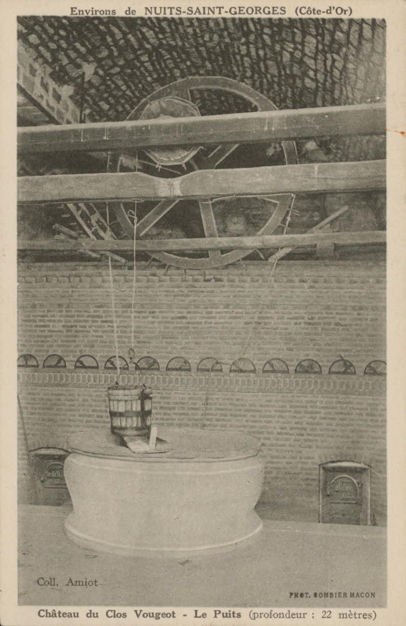 carte postale CHATEAU DU CLOS VOUGEOT. LE PUITS Côte-d'Or 1903-1920 013165 Photo