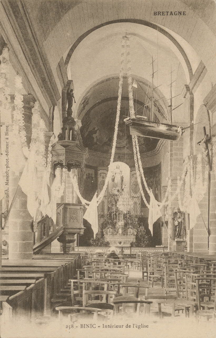 carte postale INTERIEUR DE L'EGLISE Côtes-d'Armor 1905 013543 Photo