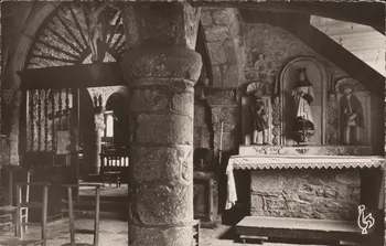 carte postale INTERIEUR CHAPELLE. XVe. ST YVES ENTRE RICHE/PAUVRE Côtes-d'Armor 1950 013663 Photo