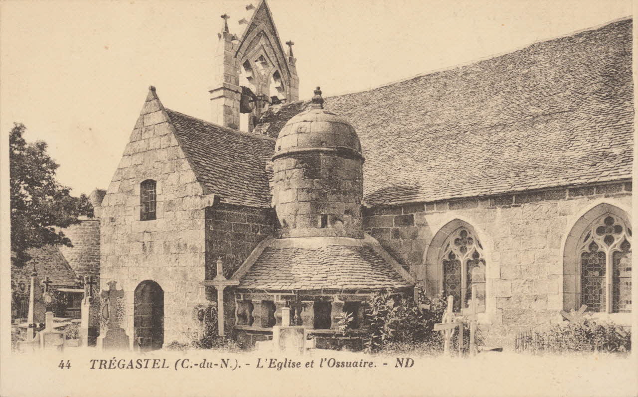 carte postale L'EGLISE ET L'OSSUAIRE Côtes-d'Armor 1925 013808 Photo