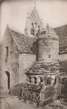 carte postale L'EGLISE (XIIe SIECLE) ET L'OSSUAIRE Côtes-d'Armor 1950 013809 Photo