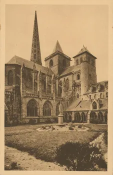 carte postale ABSIDE DE LA CATHEDRALE, TOUR D'HASTINGS ET CLOITRE Côtes-d'Armor 1921-1950 013822 Photo