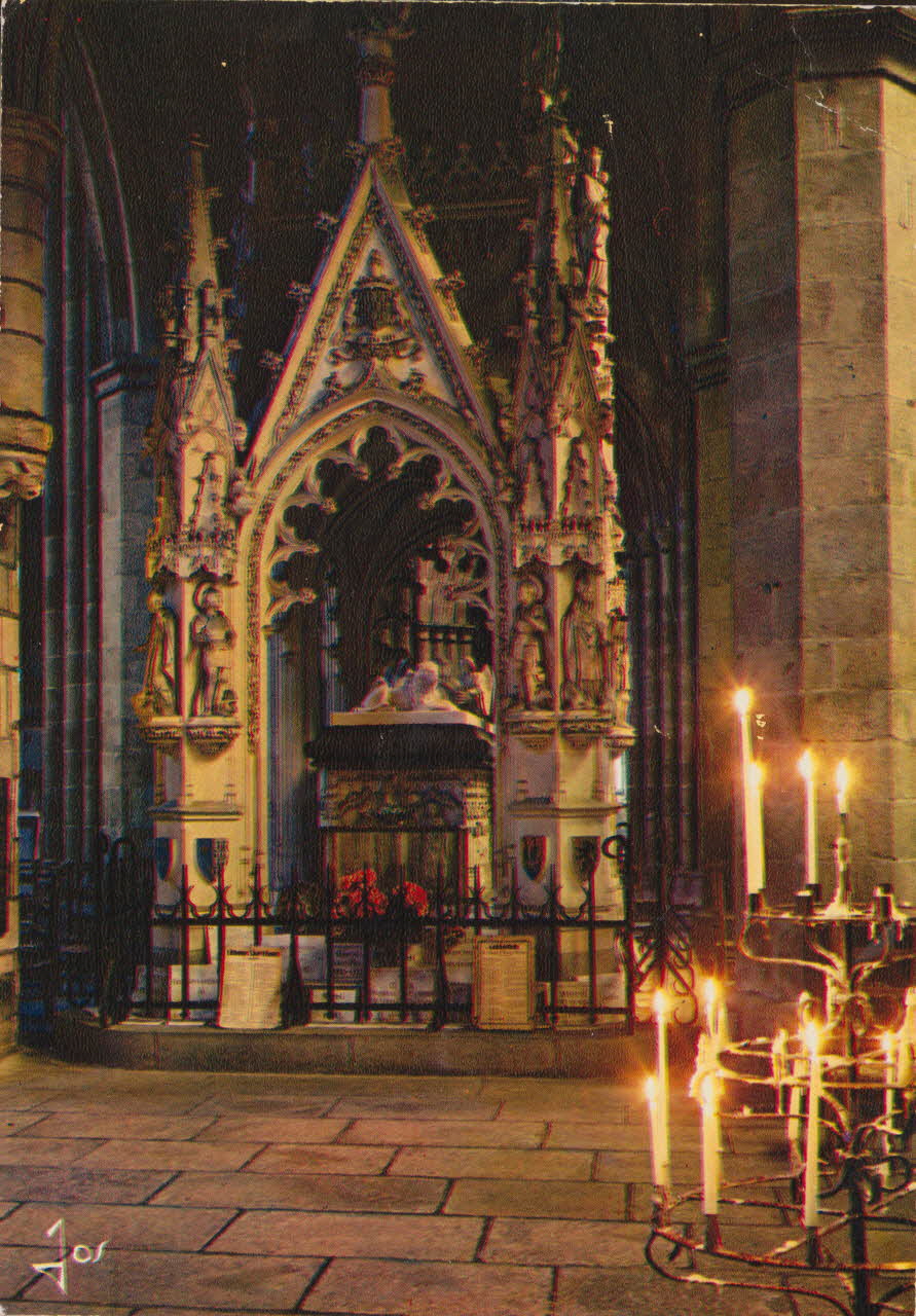 carte postale LA CATHEDRALE DE TREGUIER. LE TOMBEAU DE ST YVES Côtes-d'Armor 1950 013833 Photo