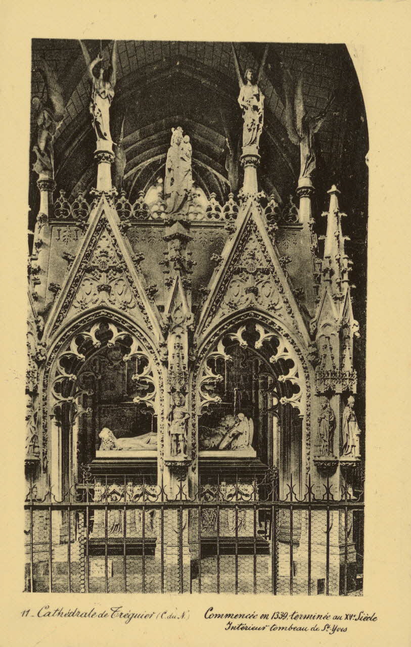 carte postale CATHEDRALE. INTERIEUR TOMBEAU DE ST YVES Côtes-d'Armor 1921-1950 013835 Photo