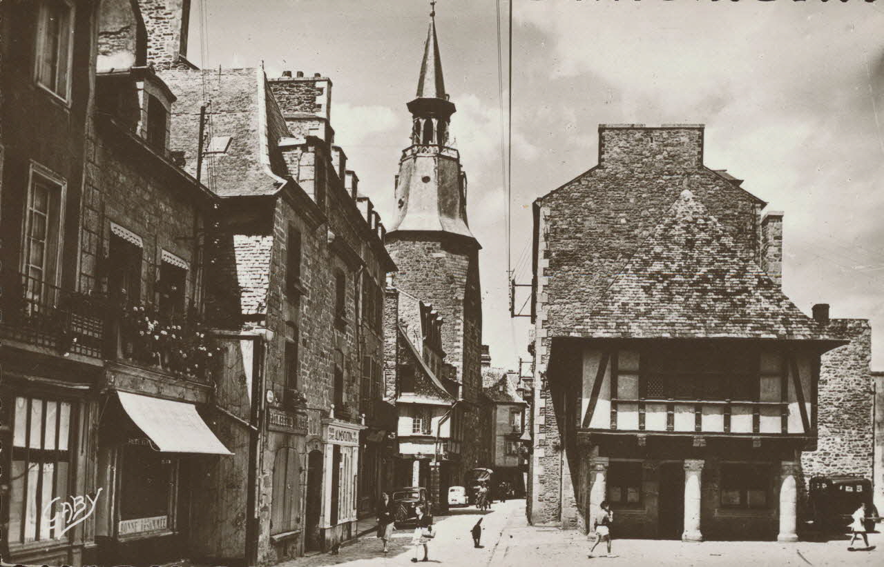 carte postale RUE ET TOUR DE L'HORLOGE Côtes-d'Armor 1950 013911 Photo