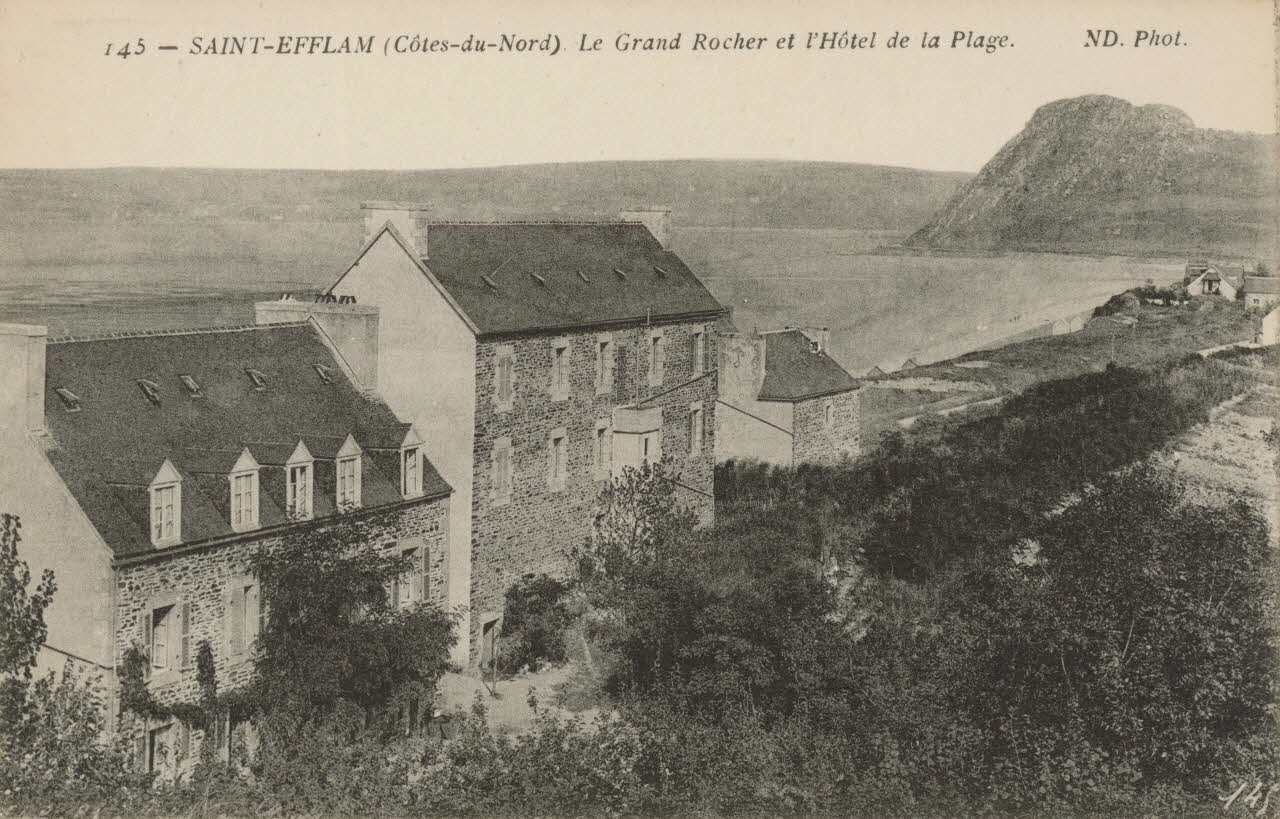 carte postale LE GRAND ROCHER, HOTEL DE LA PLAGE Côtes-d'Armor 1903-1920 013994 Photo