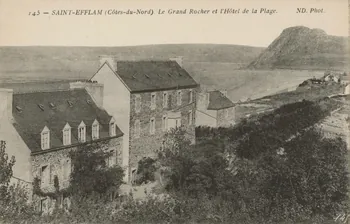 carte postale LE GRAND ROCHER, HOTEL DE LA PLAGE Côtes-d'Armor 1903-1920 013994  Photo