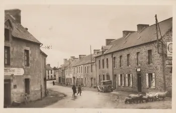 carte postale ROUTE DE ROSTRENEN Côtes-d'Armor 1951 013996 Photo